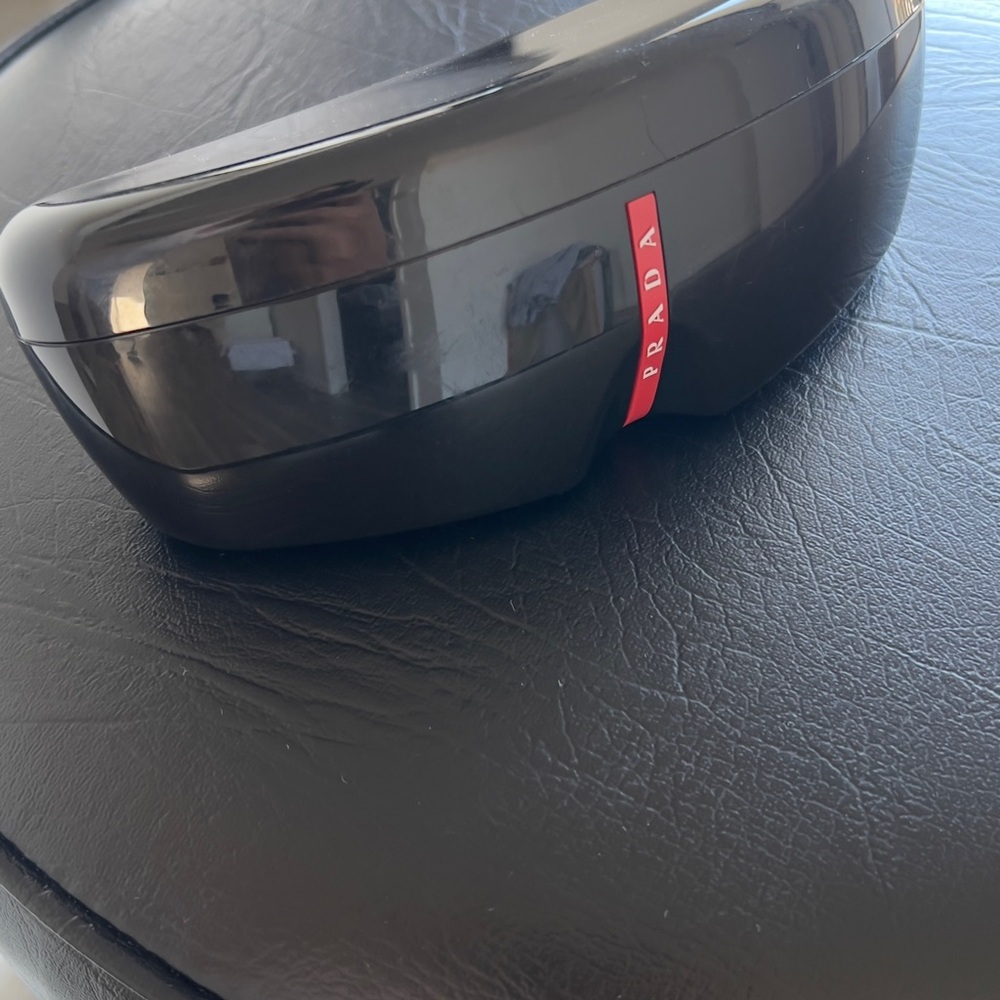 PRADA sunglasses - Picture 6 of 6